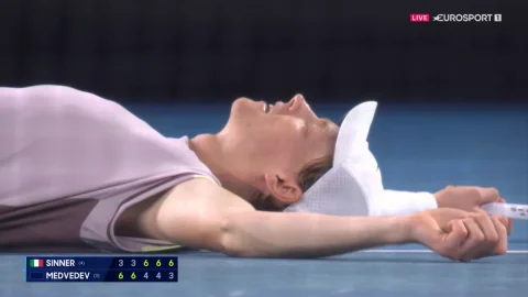Sinner: niente Olimpiadi. Ha la tonsillite. Dopo la delusione di Wimbledon, altra tegola sul tennista n.1 al mondo