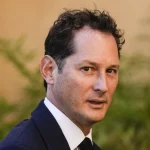 Auto: “Nel 2025 la Cina produrrà più vetture di Usa ed Europa insieme”. Allarme Elkann-De Meo