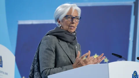 Pasar saham pada tanggal 15 Mei dalam keadaan seimbang menunggu inflasi AS dan pergerakan suku bunga Lagarde. Awasi Eni dan Poste