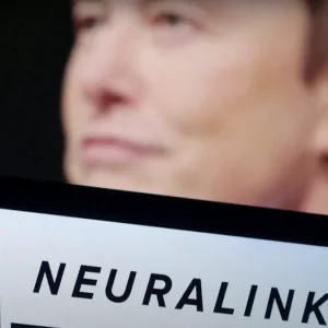 埃隆·马斯克 (Elon Musk)，Neuralink 在人类大脑中安装了第一个微芯片：“有希望的结果”。它是如何工作的