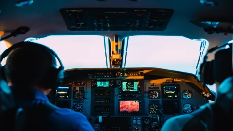 AAA-Piloten gesucht: 2,3 Millionen Arbeitsplätze für Piloten, Stewardessen und Kabinenpersonal in den nächsten 20 Jahren