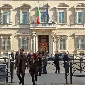 Parlamento: arriva la Giornata nazionale della meraviglia e si va verso il ritorno (dopo 50 anni) della festività dei defunti del 2 novembre