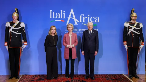 İtalya-Afrika zirvesi: Mattei Planı masada. Meloni: “5,5 milyar euroluk kaynak”. Mattarella: “Daha güçlü bir ilişki hedefleyin”