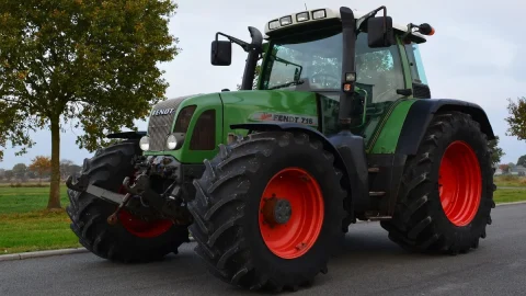 Traktor masih turun ke jalan: protes yang mengepung kota-kota mengancam transisi hijau di Eropa