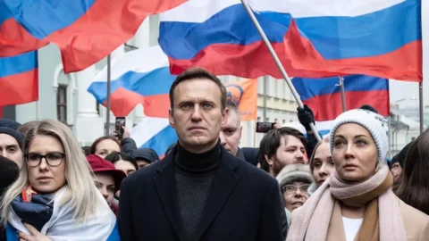نافالني: وفاة معارض روسي في السجن. فون دير لاين: "إنه يذكرنا بمن هو بوتين"