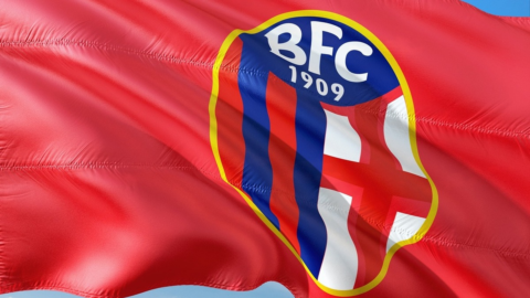 Supercoppa italiana: il Bologna continua il sogno, supera l’Inter ai rigori ed è in finale contro il Napoli. Stasera Juve-Roma in campionato