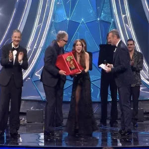 Sanremo 2024, Angelina Mango vince un Festival dei record