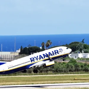 Ryanair نے خبردار کیا: بوئنگ کی تاخیر کی وجہ سے ایئر لائن کے ٹکٹ کی زیادہ قیمتیں اور گرمیوں میں کم پروازیں یہ ہے کیا ہو رہا ہے۔