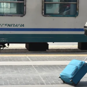 Trenitalia 行李箱，行李限制：每人限带 2 件。措施和罚款，这是关于 Arrow 的新规则