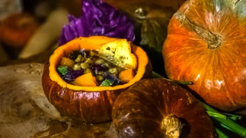 “Cavolo che zuppa”, i benefici dell’orto e dei legumi nel piatto, nella salutare  ricetta della chef Alessandra Ingenetti