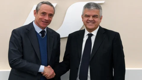 FS e Poste Italiane insieme per la digitalizzazione del trasporto passeggeri e merci