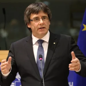 Spania: prima undă verde pentru amnistia, dar procesul este în sus în Senat. Puigdemont spre întoarcerea sa în patria sa