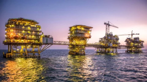 Conti trimestrali Aramco e BP: utili giù per la saudita, svolta fossile per la britannica