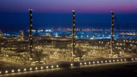 Saudi Aramco: utile 2023 in calo ma dividendo in aumento