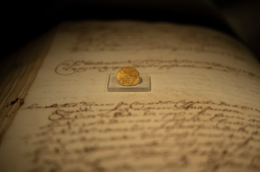 الدرع الذهبي للدولة البابوية للبابا بولس الثالث (1534-1549)، دار سك العملة في روما. (تحصيل بنك إيطاليا)