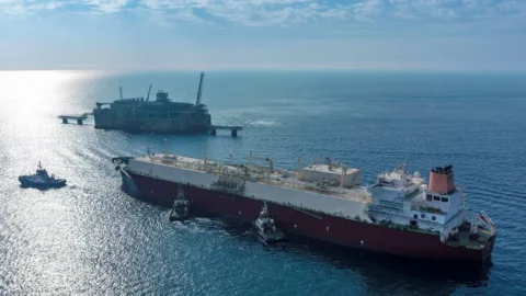 Snam, Rovigo yeniden gazlaştırma terminalindeki hissesini %30'a çıkardı (Adriyatik Lng)