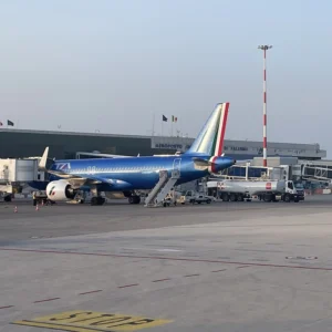 Sciopero aerei 10 luglio 2025: orari, aeroporti interessati e fasce garantite. Ecco come chiedere il rimborso