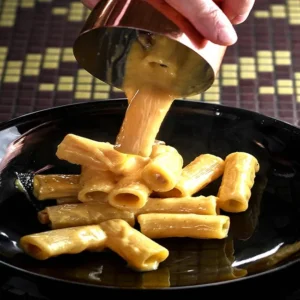 Carbonara, el plato icónico de la tradición gastronómica romana celebrado en todo el mundo: el chef estrella Giuseppe Di Iorio lo convierte en una receta batida