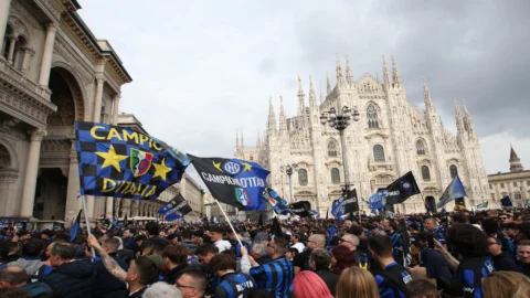 L’Inter stende il Toro e festeggia lo scudetto. La Roma rimonta il Napoli, solo pari per il Bologna,  l’Atalanta rivede la Champions