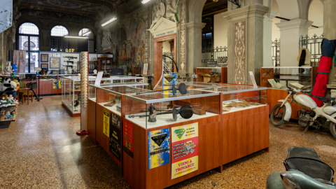 Fondazione Prada Venezia：Christoph Büchel 的一个项目调查“Monti di Pietà 提供的债务”。德拉里贾纳角 (Ca' Corner della Regina) 展览