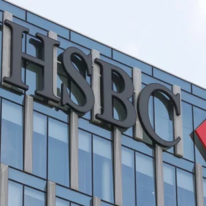 HSBC: CEO Quinn resigns surprisingly, T1 profit exceeds expectations. Extraordinary dividend and 3 billion buyback are arriving