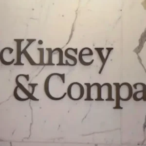 McKinsey, Deloitte e PwC em crise: o que aconteceu com os pilares da consultoria estratégica?