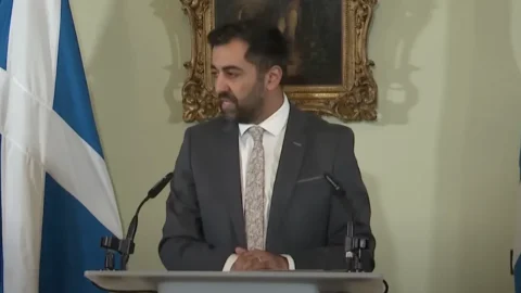 Ecosse, le Premier ministre Humza Yousaf démissionne après avoir rompu avec les Verts : voici ce qui s'est passé