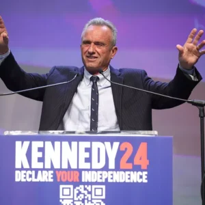 ABD başkanlık seçimlerinde üçüncü bir aday daha var: Sanatın oğlu ama "eksantrik" pozisyonlara sahip Robert F. Kennedy Jr.