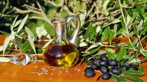Aceite de oliva virgen extra: el mejor de Italia en la Guía Slow Food 2024 dividido por regiones