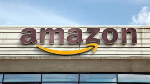 Amazon vola nel primo trimestre 2024: Intelligenza artificiale e cloud trainano ricavi record