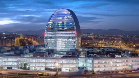 Bbva-Banco Sabadell: l’offerta più travagliata del risiko bancario europeo tra i No del governo e le vendite a sorpresa