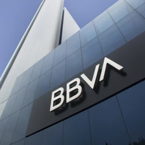 Bbva-Sabadell: fusione bancaria solo fra tre anni. La febbre dello statalismo colpisce anche la Spagna