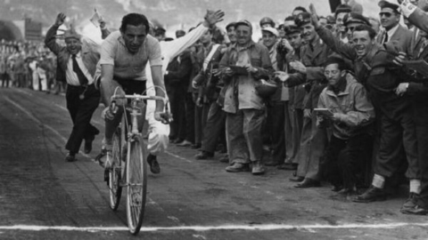 Coppi in cima a Bolzano - 1952