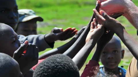 Hungrige Kinder in Haiti