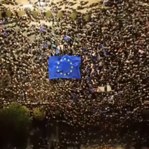 格鲁吉亚：针对反外国影响法的混乱和抗议使欧盟成员国身份面临风险。这是发生的事情