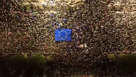 ジョージア：EU加盟国を危険にさらす外国影響禁止法に対する混乱と抗議活動。ここで何が起こっているのか