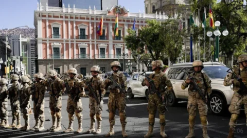 Bolivia sull’orlo della guerra civile: la fine di un miracolo economico