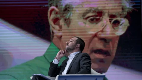 Bossi shock: “Voto Forza Italia. La mia Lega è stata tradita”. Siluro a Salvini nel giorno delle elezioni