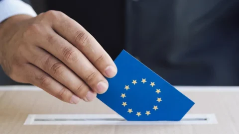 Elezioni, Europa al bivio: perché non votare per sovranisti e fintopacificisti. Salvini e Conte sono contro i veri interessi dell’Italia