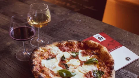 Giornate della Verace Pizza Napoletana: a Napoli grande festa AVPN con incontri, grandi pizzaioli internazionali e convegni