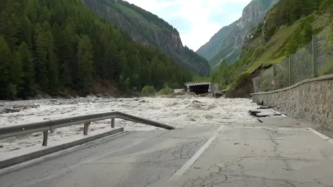 Maltempo devasta il Nord Italia: frane e allagamenti in Piemonte e Valle d’Aosta. Cosa succede ora?