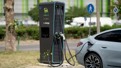 Plenitude perfeziona l’operazione di acquisizione del 100% di Acea Energia
