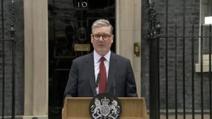 Laburisti vincono elezioni e Starmer diventa primo ministro