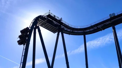 Borse sulle montagne russe ad agosto: dal crollo alla festa finale. Ecco come è andata
