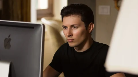 Monta il caso Durov, il fondatore di Telegram rimane agli arresti: si indaga anche sulle attività cripto. Ecco le ultime novità