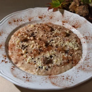 Histoire dans l'assiette : la recette du risotto au Castelmagno, châtaignes et cacao du chef Walter Ferretto, un plat simple mais élégant pour les fêtes