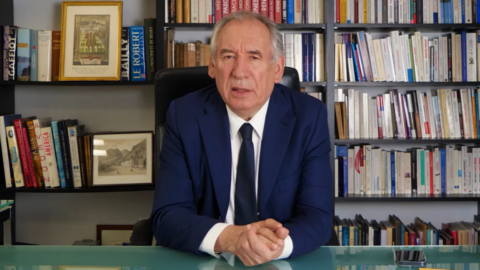 Francia, cambia il vento: l’appello di Bayrou alla riconciliazione e le aperture dei socialisti lasciano pensare alla fine del caos