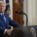 Trump ammette: “Forse la pace tra Putin e Zelensky non è possibile” e intanto riapre Alcatraz e minaccia dazi del 100% sui film stranieri