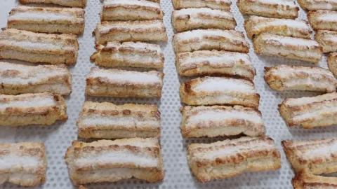 I Ricci delle suore di clausura  che ingolosivano il Principe del Gattopardo: la ricetta custodita da una giovane pasticciera che lavorò nel convento di Palma di Montechiaro
