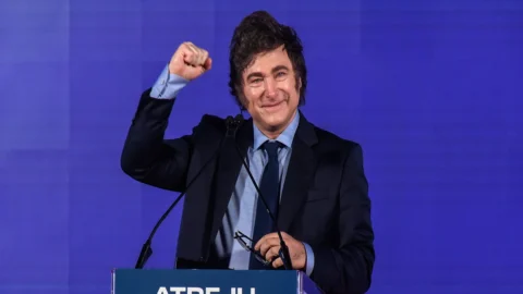 Argentina, svolta nel mercato della carne: Milei autorizza export di bestiame dopo 50 anni